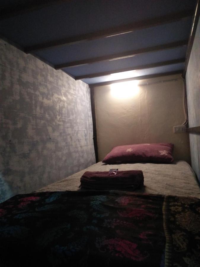 Salty Dog Hostel Telukdalem Экстерьер фото