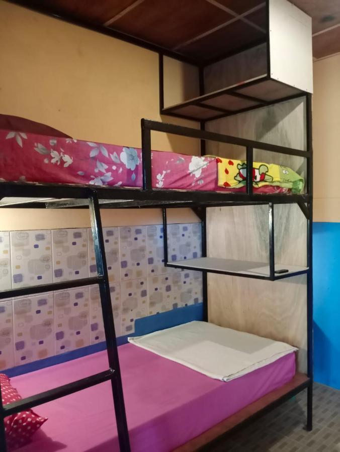 Salty Dog Hostel Telukdalem Экстерьер фото