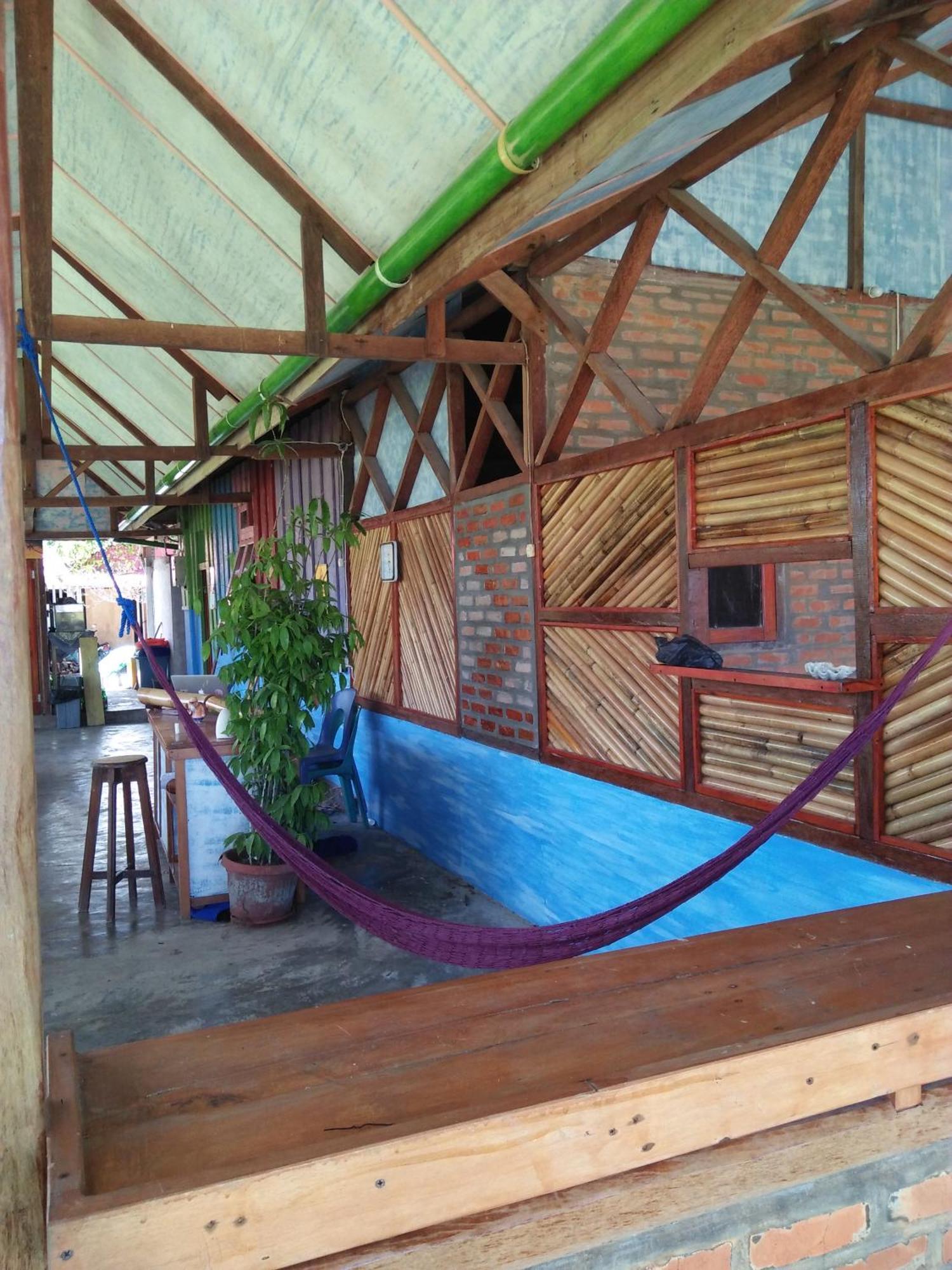 Salty Dog Hostel Telukdalem Экстерьер фото